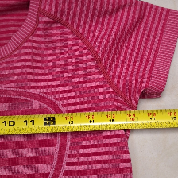 Lululemon Blouse - Picture 6 of 7